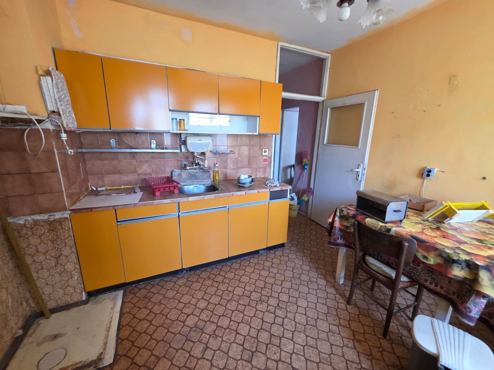 Продава 3-СТАЕН, гр. Хасково, Любен Каравелов, снимка 7 - Апартаменти - 54765935