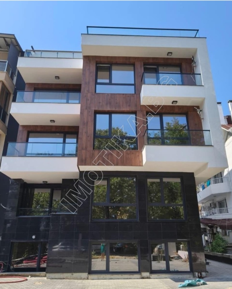 Продава 4-СТАЕН в град Варна, Бриз - 144 кв.м / 425 000 € » 831 227.75 лв., ИМОТИКА
