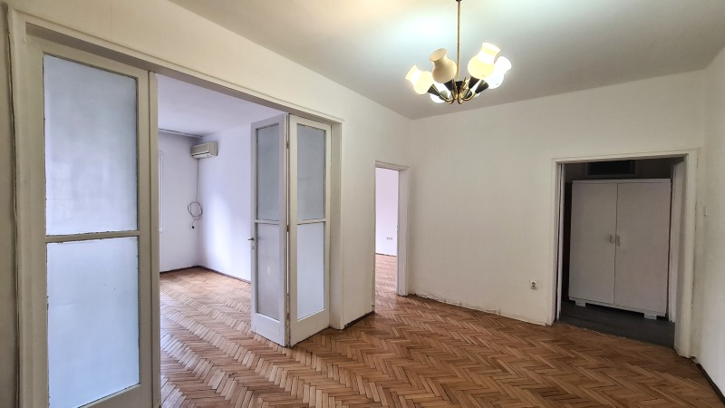 Продава 3-СТАЕН, гр. София, Център, снимка 3 - Апартаменти - 52380521