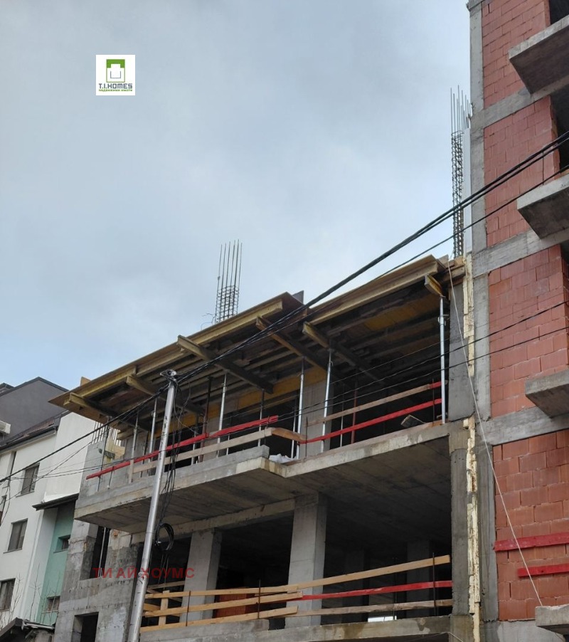 Продава 4-СТАЕН, гр. София, Банишора