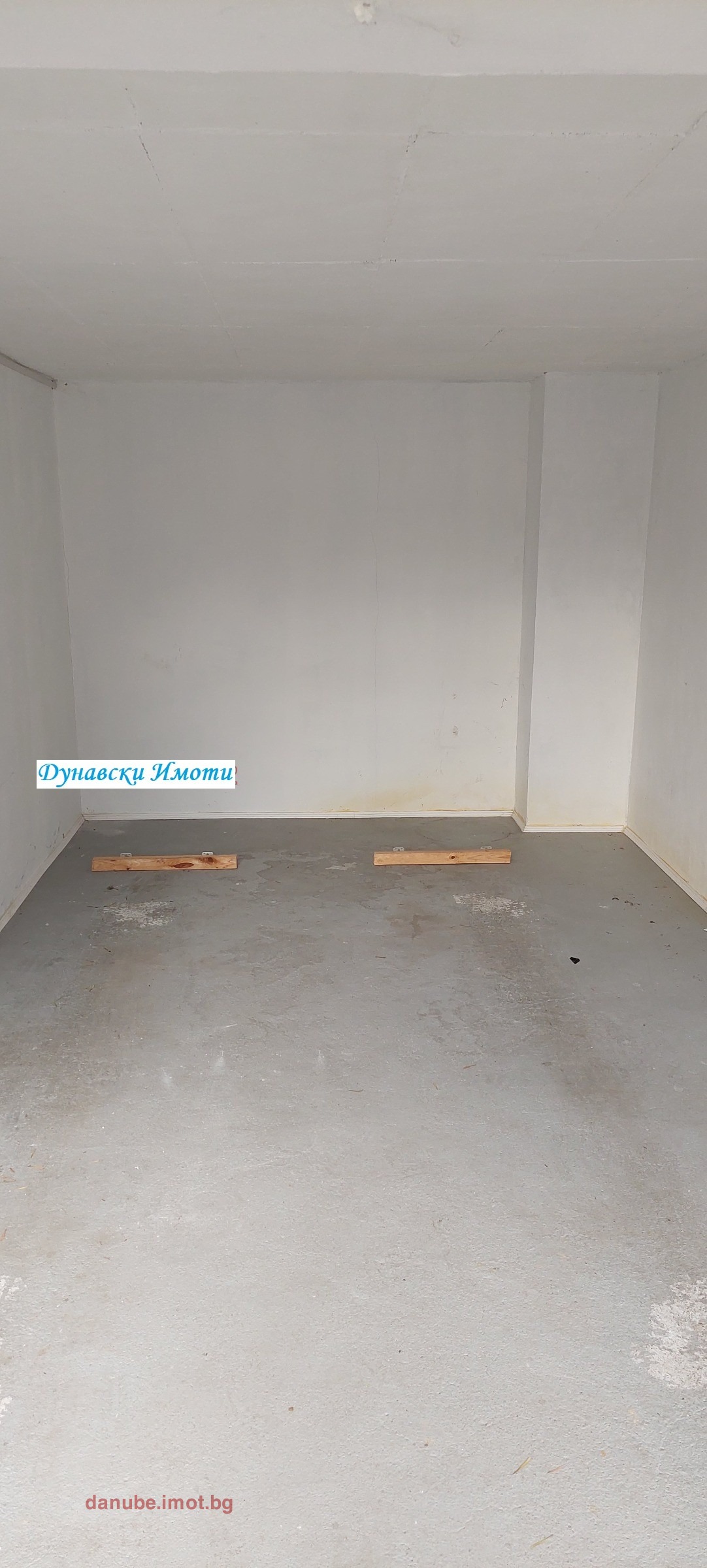Продава ГАРАЖ, ПАРКОМЯСТО, гр. Русе, Ялта, снимка 2 - Гаражи и паркоместа - 56119521