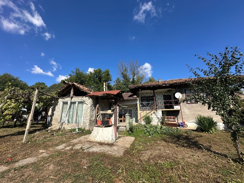 Продава КЪЩА в област Шумен, с. Ивански - 74 кв.м / 29 143.64 € » 57 000 лв., АДРЕС НЕДВИЖИМИ ИМОТИ - КАНТОРА ШУМЕН