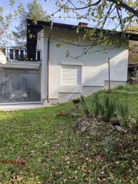 Maison Stoudena, région Pernik 1