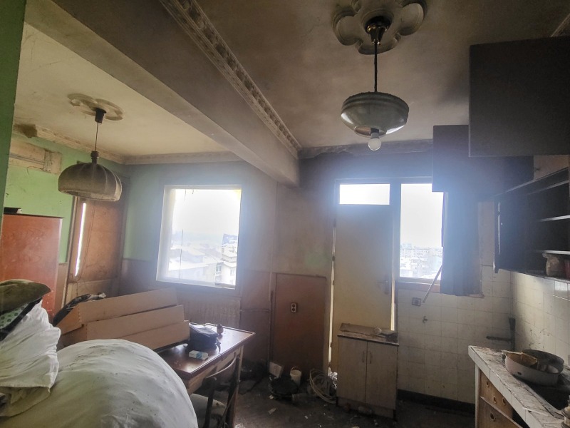 Продава 3-СТАЕН, гр. Плевен, Идеален център, снимка 3 - Апартаменти - 53039190