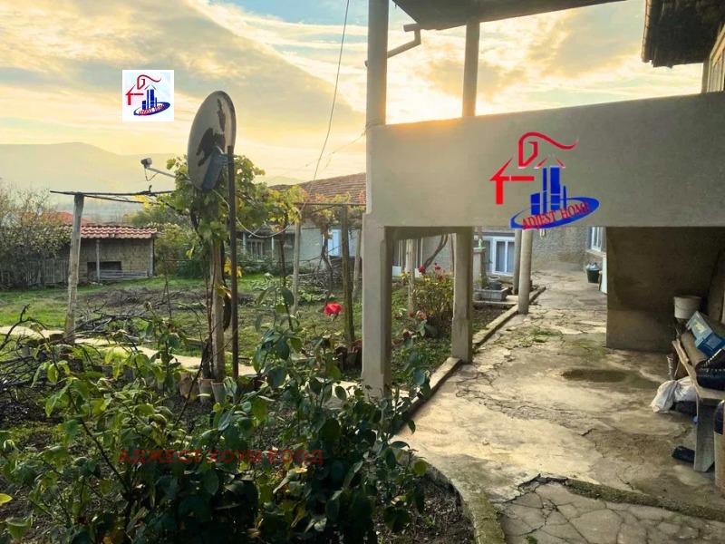 Продава КЪЩА, с. Янково, област Шумен, снимка 4 - Къщи - 52465406