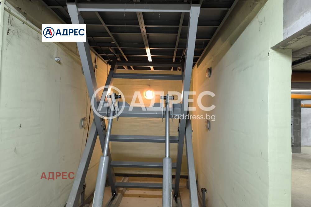 Продава ГАРАЖ, ПАРКОМЯСТО, гр. Варна, Левски 1, снимка 5 - Гаражи и паркоместа - 53655827