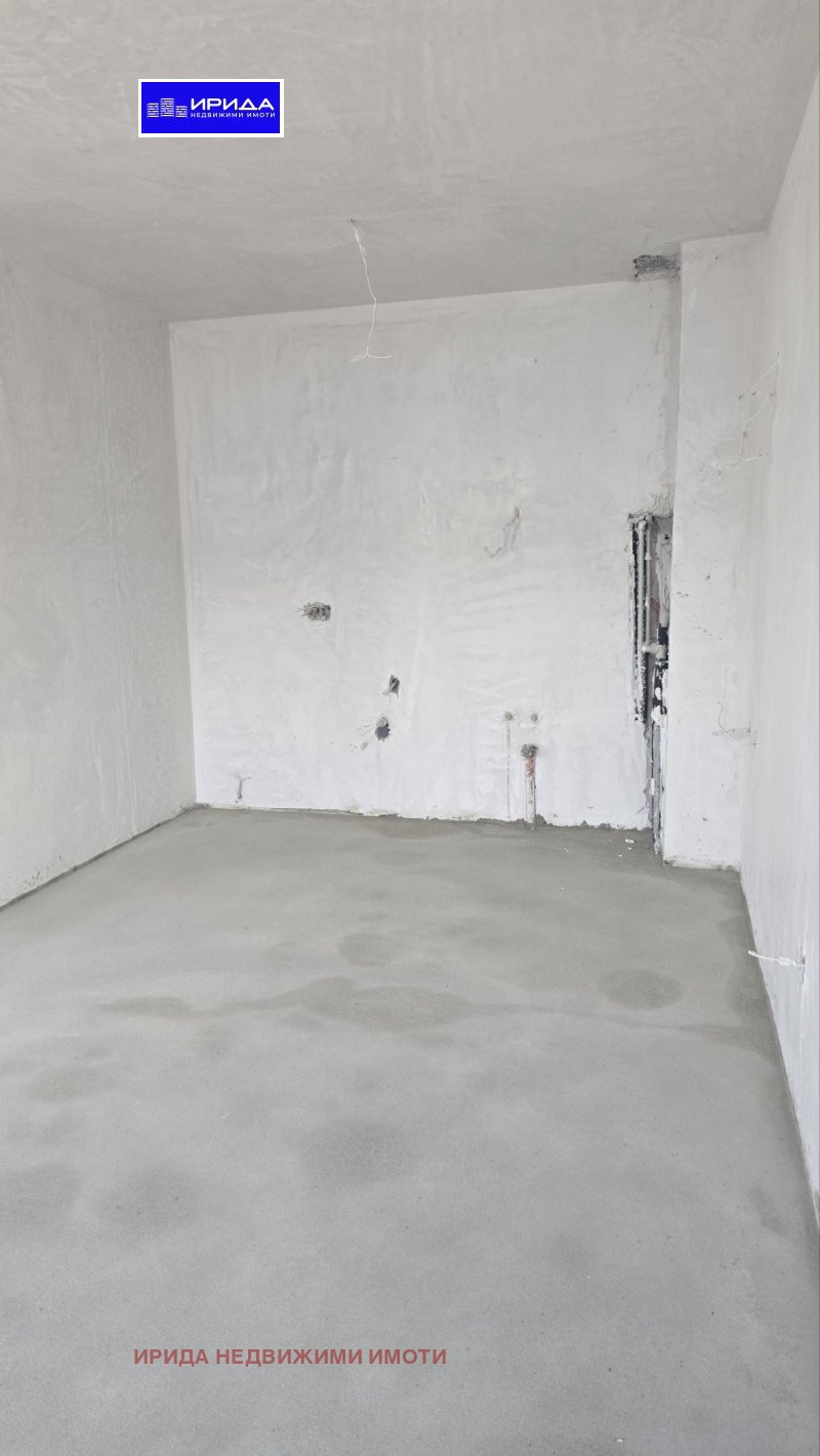 En venta  3+ dormitorios Sofia , Darvenitsa , 228 metros cuadrados | 95824822