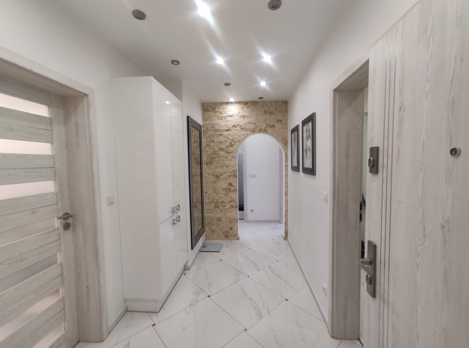 Продава 3-СТАЕН, гр. София, Медицинска академия, снимка 2 - Апартаменти - 54836246