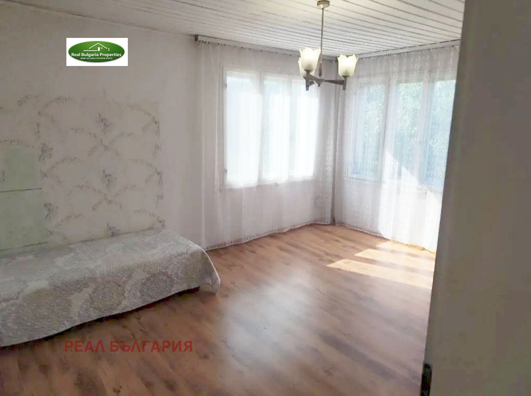 Продава ЕТАЖ ОТ КЪЩА, гр. Русе, Средна кула, снимка 6 - Етаж от къща - 55123027