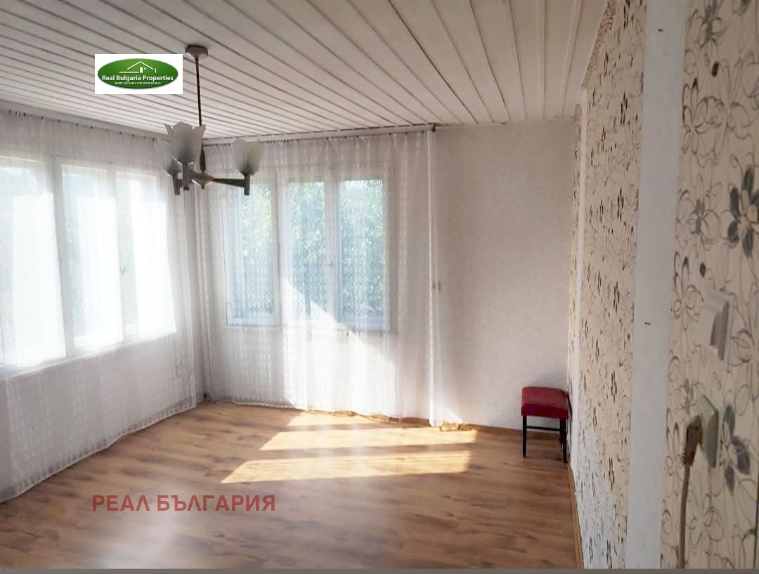 Продава ЕТАЖ ОТ КЪЩА, гр. Русе, Средна кула, снимка 7 - Етаж от къща - 55123027