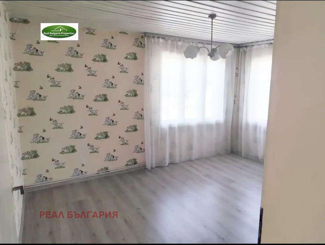 Продава ЕТАЖ ОТ КЪЩА, гр. Русе, Средна кула, снимка 4 - Етаж от къща - 55123027
