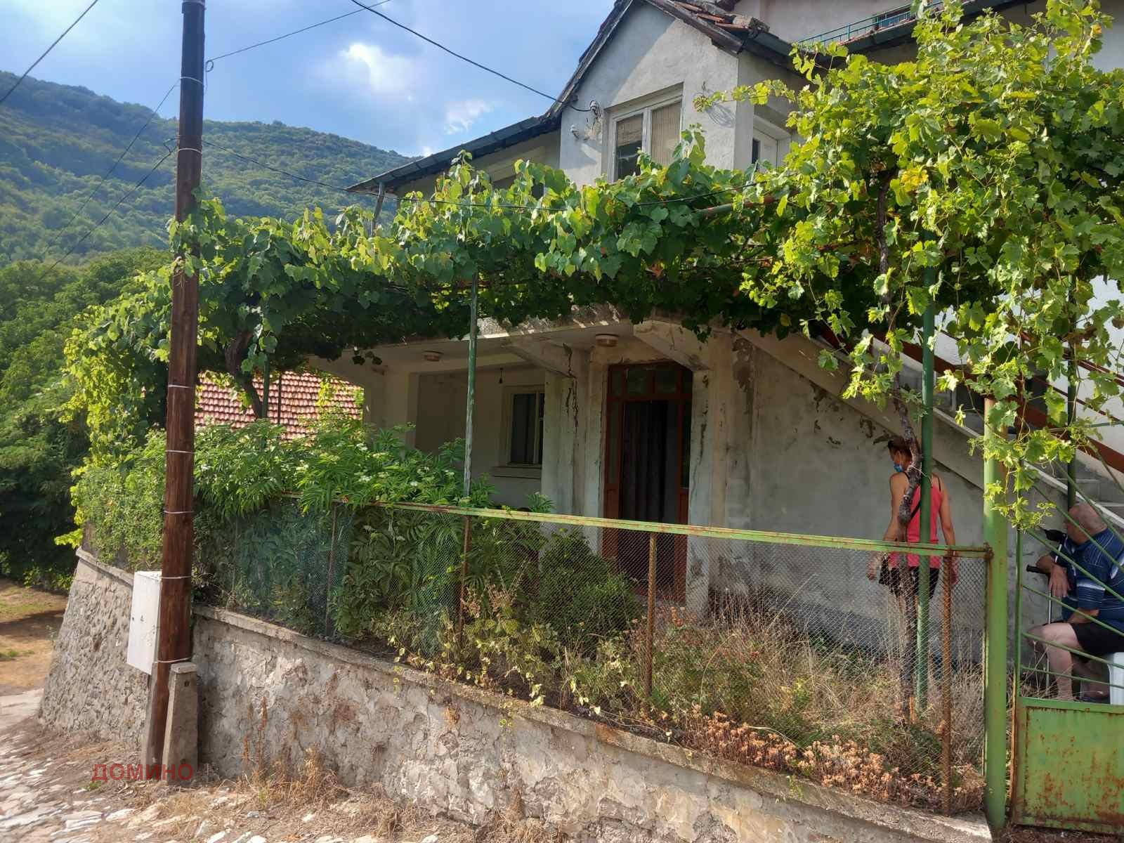 Продава КЪЩА, с. Орешец, област Пловдив, снимка 2 - Къщи - 56197251