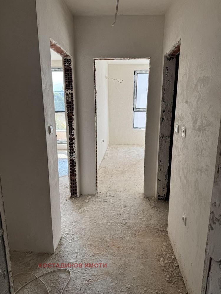 Продава 2-СТАЕН, гр. Пловдив, Остромила, снимка 2 - Апартаменти - 53014449