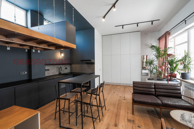 Продава АТЕЛИЕ, ТАВАН, град София, Център • 165000 € • 17379795 — Holmes.bg