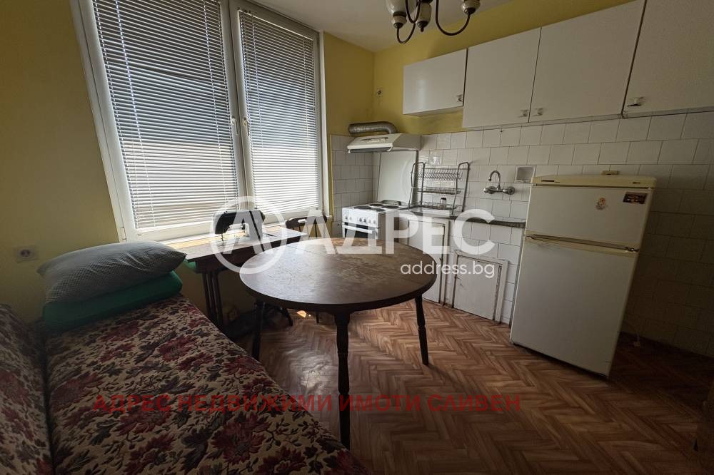 Продава 2-СТАЕН, гр. Сливен, Център, снимка 2 - Апартаменти - 54868484