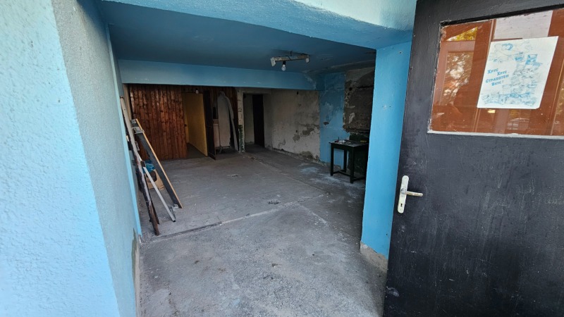 Продава МАГАЗИН в град Разград, Варош - 45 кв.м / 51 129.19 € » 100 000 лв., РОС -НЕДВИЖИМИ ИМОТИ