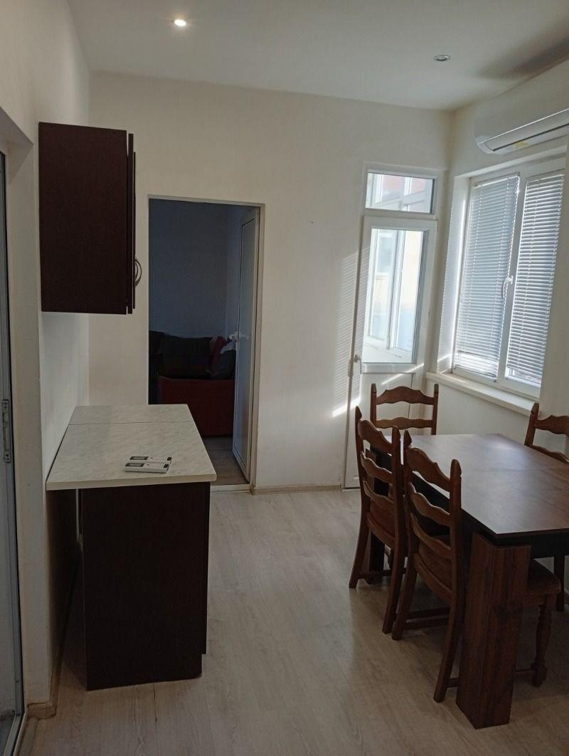 Продава 3-СТАЕН, гр. София, Център, снимка 2 - Апартаменти - 53029504