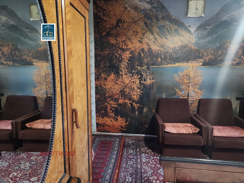 Продава ЕТАЖ ОТ КЪЩА, гр. Горна Оряховица, област Велико Търново, снимка 2 - Етаж от къща - 52469822