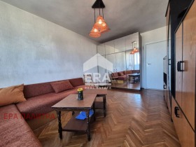 2-стаен град Бургас, Славейков 8
