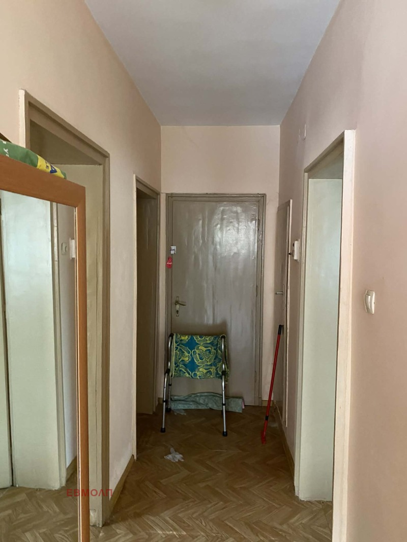 Продава ЕТАЖ ОТ КЪЩА, гр. Пловдив, Кършияка, снимка 3 - Етаж от къща - 52605937