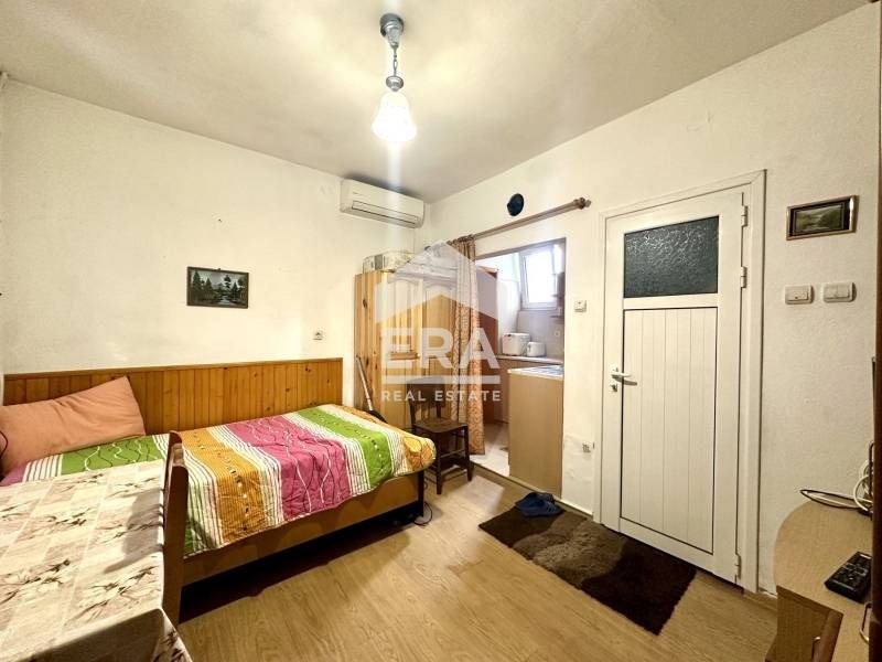 Продава КЪЩА, гр. Дебелец, област Велико Търново, снимка 14 - Къщи - 54678616
