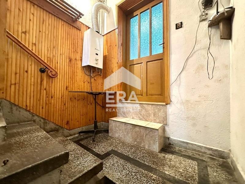 Продава КЪЩА, гр. Дебелец, област Велико Търново, снимка 10 - Къщи - 54678616