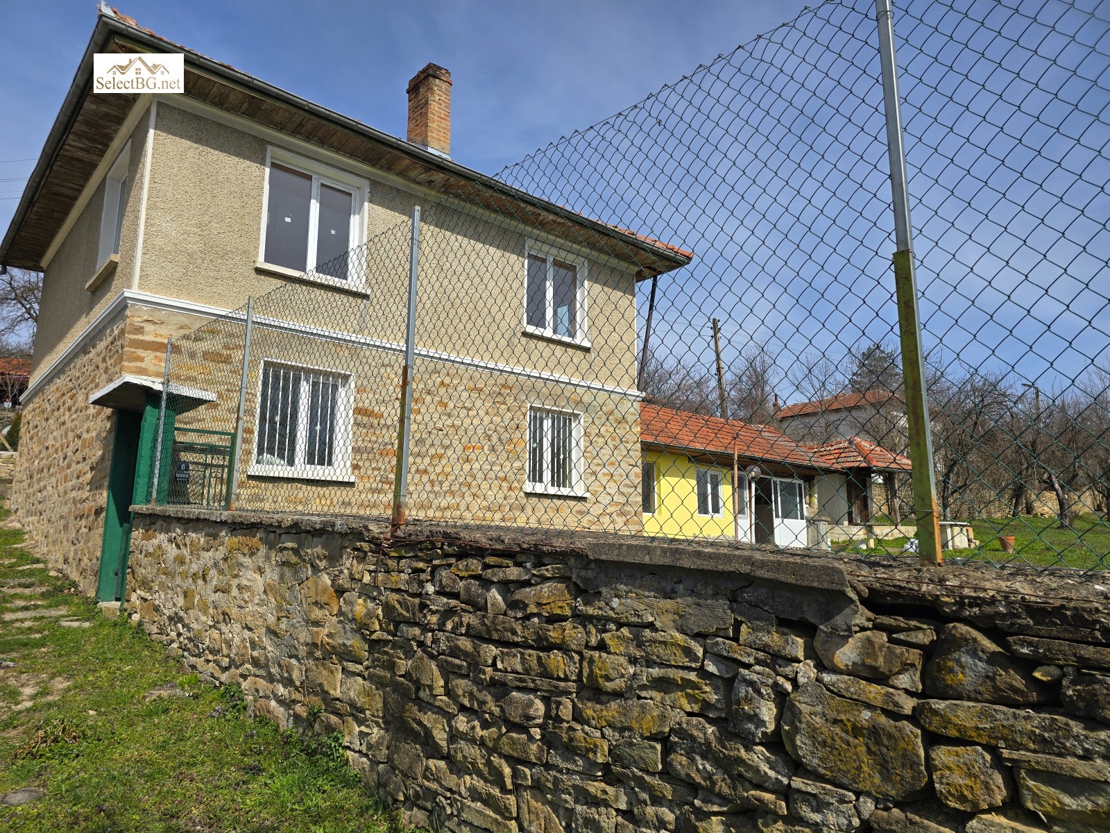 Продава КЪЩА, с. Косарка, област Габрово