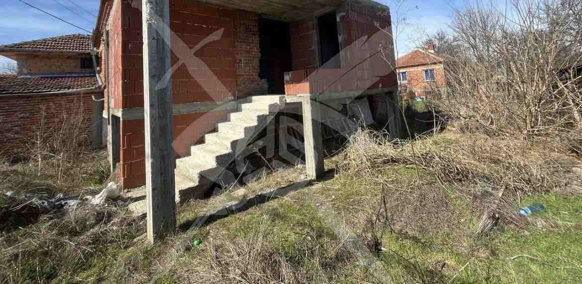 Продава КЪЩА, с. Лозарево, област Бургас