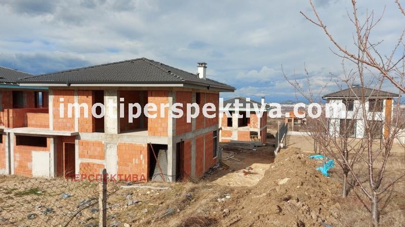 Продава  Къща, област Пловдив, с. Марково •  243 780 EUR • ID 73463881 — holmes.bg - [1] 