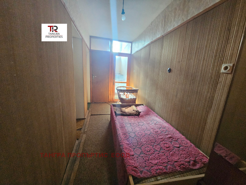 Продава ВИЛА, с. Долни Раковец, област Перник, снимка 15 - Вили - 52181550