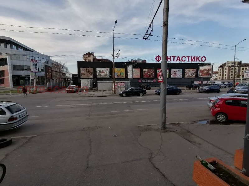 Продава ГАРАЖ в град София, Люлин 6 - 18 кв.м / 27 000 € » 52 807.41 лв.