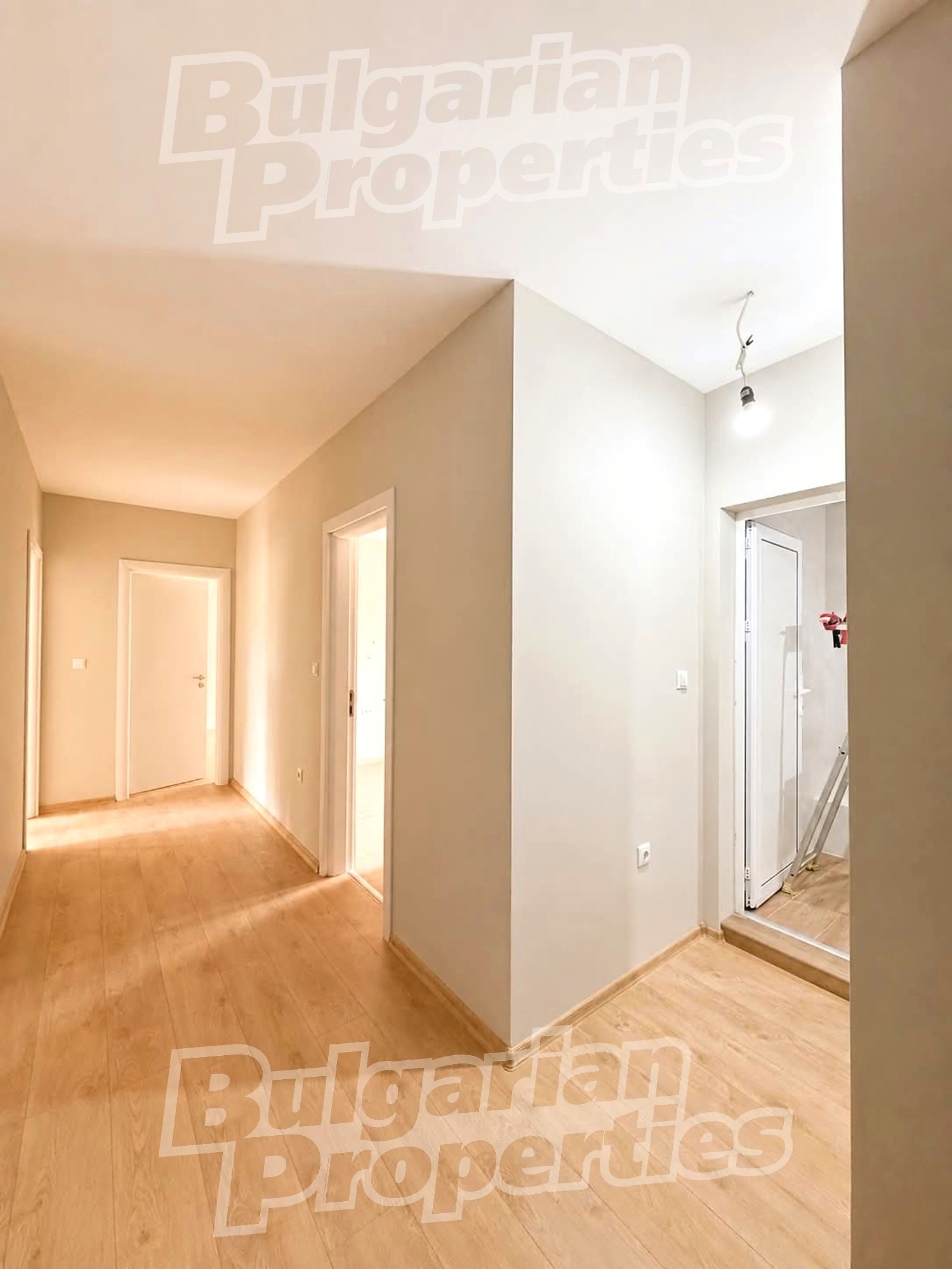 Продава 3-СТАЕН, гр. Варна, Център, снимка 2 - Апартаменти - 54945161