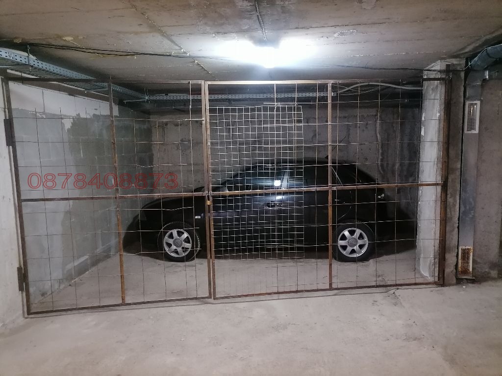 Продава ГАРАЖ, ПАРКОМЯСТО, гр. София, Люлин 6, снимка 12 - Гаражи и паркоместа - 53750384