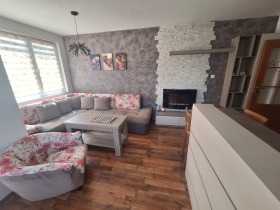 1 quarto Akaciia, Veliko Tarnovo