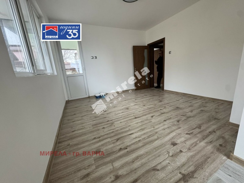 Продава ЕТАЖ ОТ КЪЩА, гр. Варна, Галата, снимка 2 - Етаж от къща - 53438563