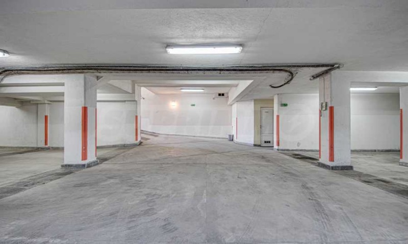 Продава ГАРАЖ, ПАРКОМЯСТО, гр. София, Център