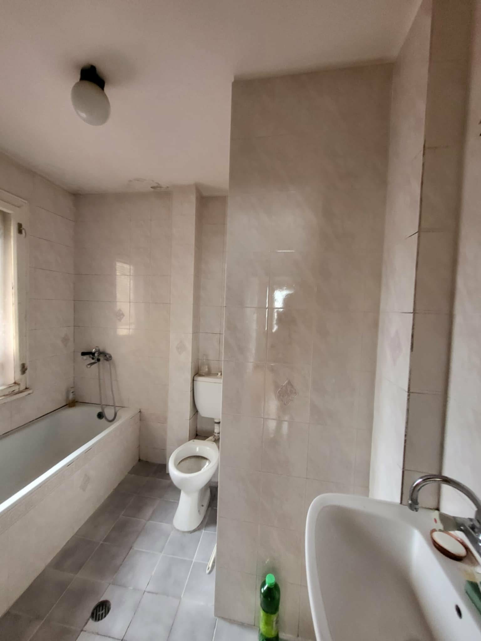 Продава МНОГОСТАЕН, гр. Плевен, Идеален център, снимка 2 - Апартаменти - 50122926