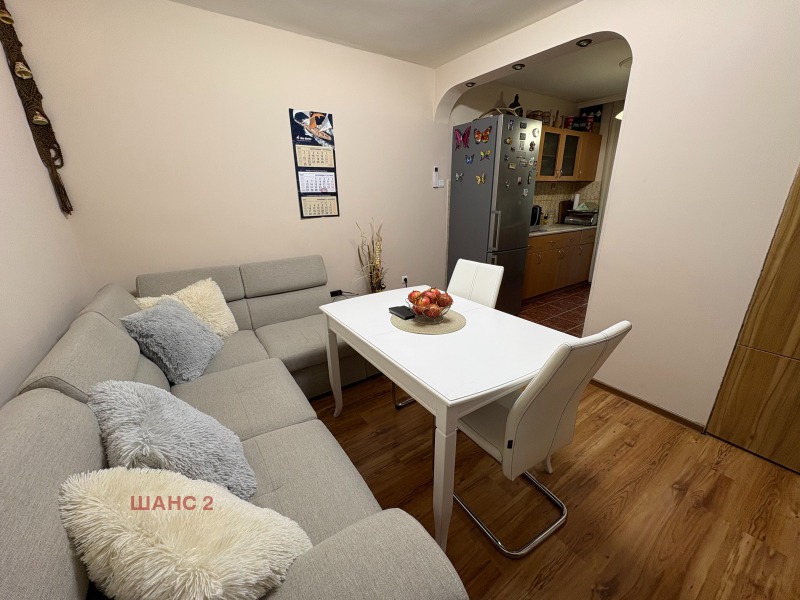 Продава 3-СТАЕН, гр. Варна, Лятно кино Тракия, снимка 3 - Апартаменти - 52275357