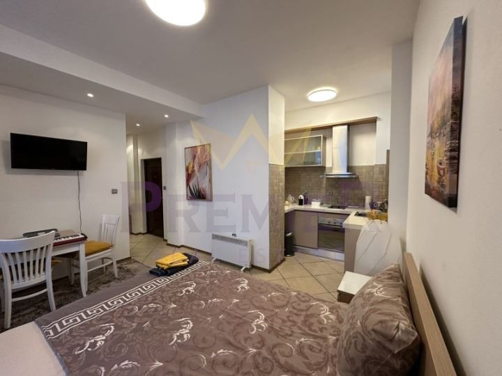 Продава 4-СТАЕН, гр. София, Център, снимка 2 - Апартаменти - 53505076