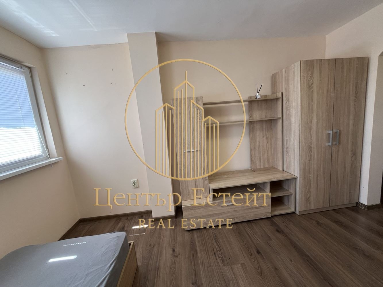 Продава АТЕЛИЕ, ТАВАН, гр. Плевен, Дружба 3, снимка 3 - Апартаменти - 54346268