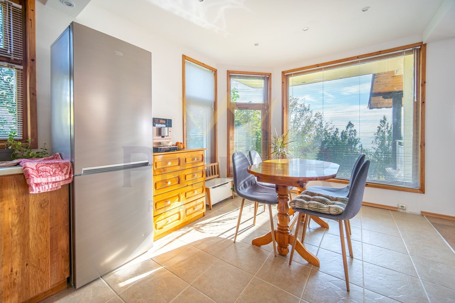 Продава КЪЩА, гр. Балчик, област Добрич, снимка 4 - Къщи - 53782273