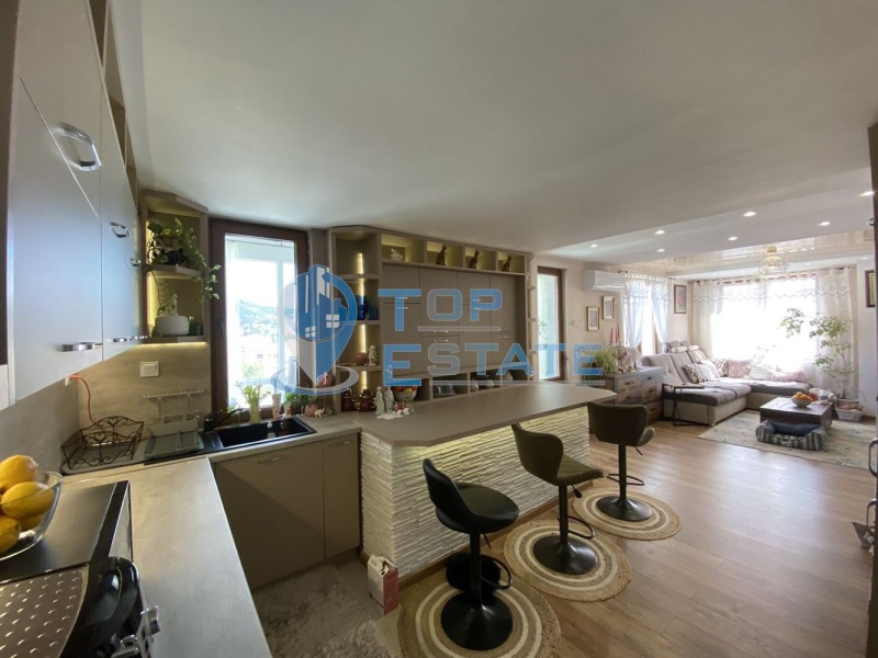 Продава 3-СТАЕН в град Велико Търново, Център - 220 кв.м / 240 000 € » 469 399.20 лв., ТОП ЕСТЕЙТ