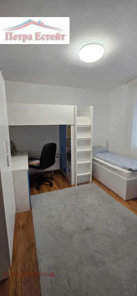 2 Schlafzimmer Ljatno kino Trakija, Warna 13