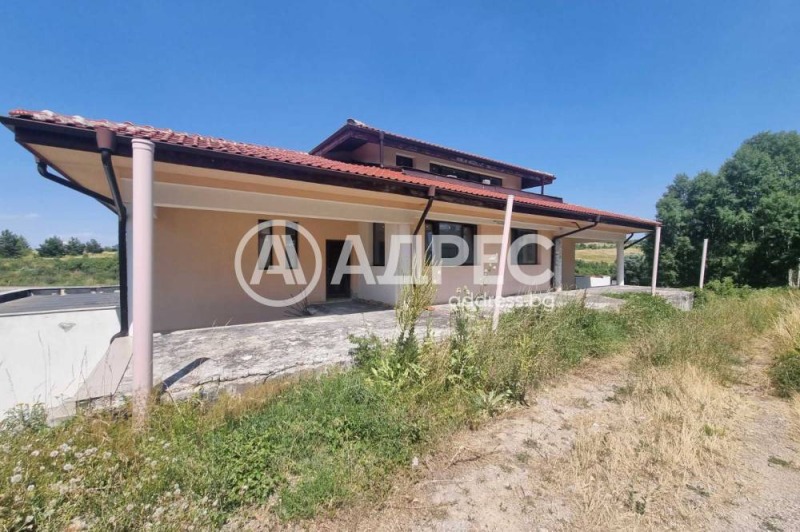 Продава КЪЩА, гр. София, с. Бистрица