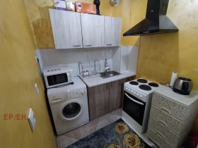 1 chambre Tsentar, Choumen 3