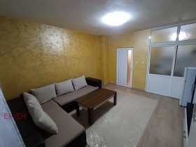 1 chambre Tsentar, Choumen 2