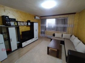 1 chambre Tsentar, Choumen 1