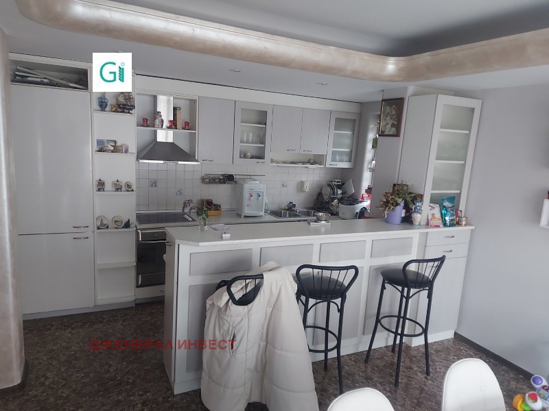 Продава 3-СТАЕН, гр. Благоевград, Еленово 1