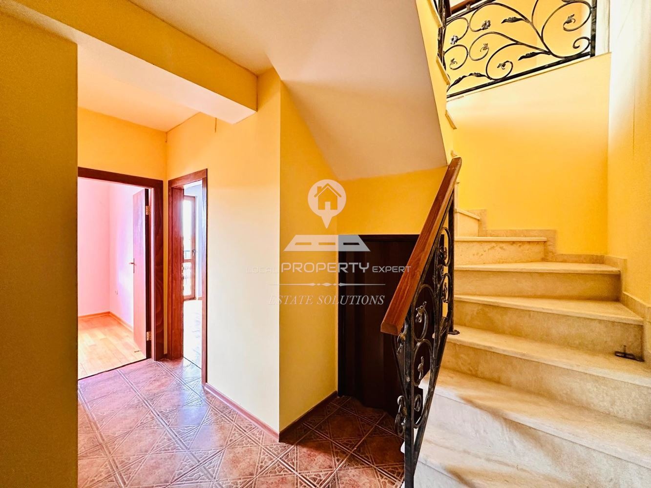 Продава 3-СТАЕН, гр. Банско, област Благоевград, снимка 2 - Апартаменти - 55358238
