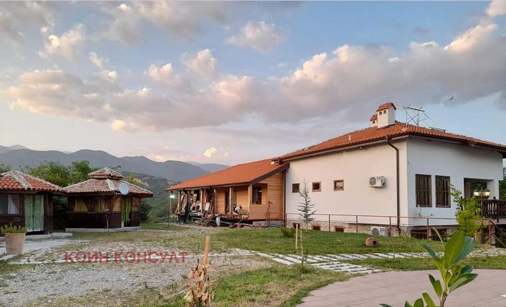 Продава КЪЩА, с. Любовище, област Благоевград, снимка 5 - Къщи - 53626381